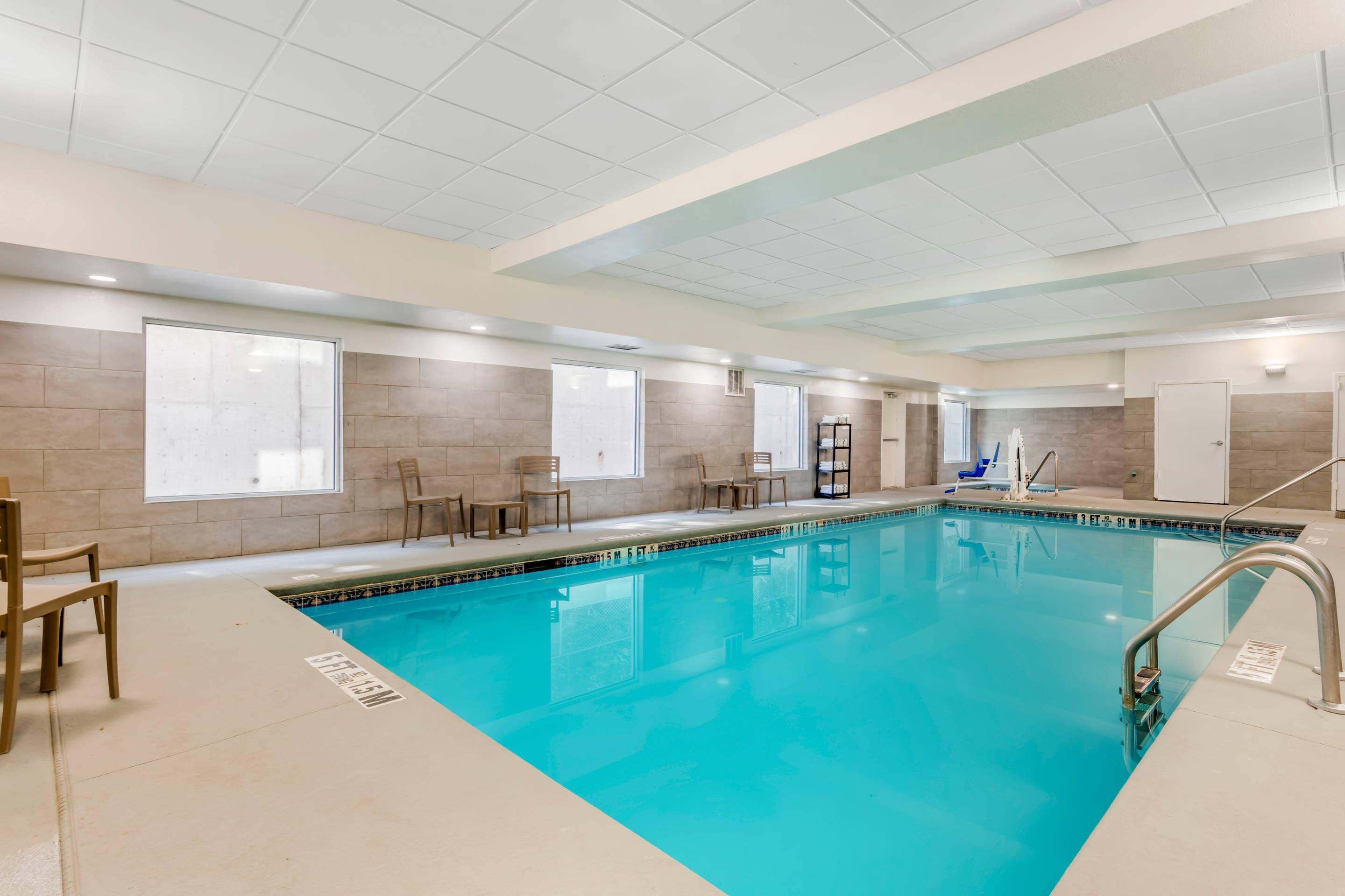 Indoor pool | Quality Inn & Suites Union City - Atlanta South