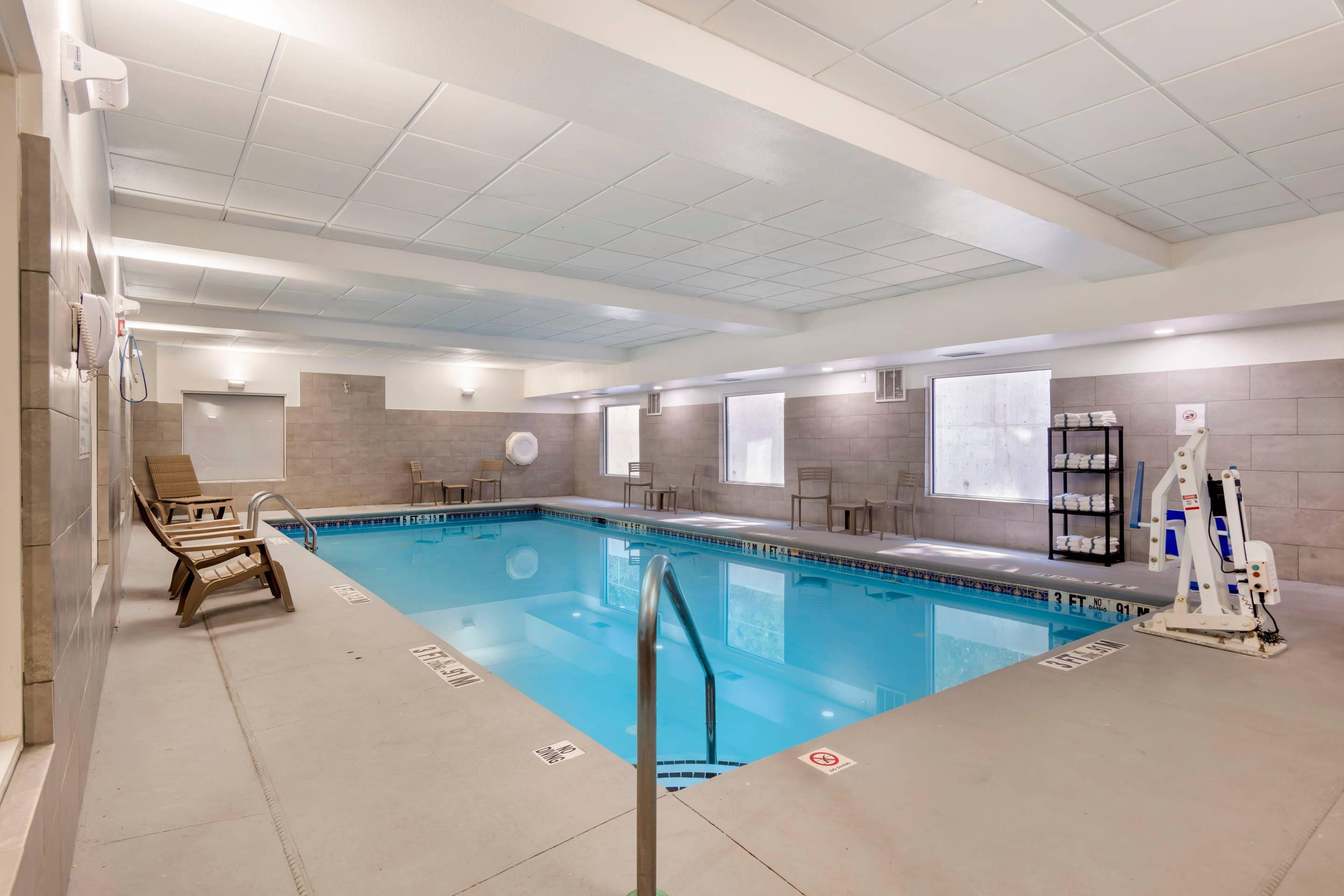Indoor pool | Quality Inn & Suites Union City - Atlanta South