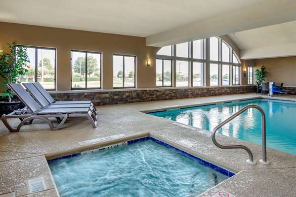 Pool - Comfort Suites Warner Robins