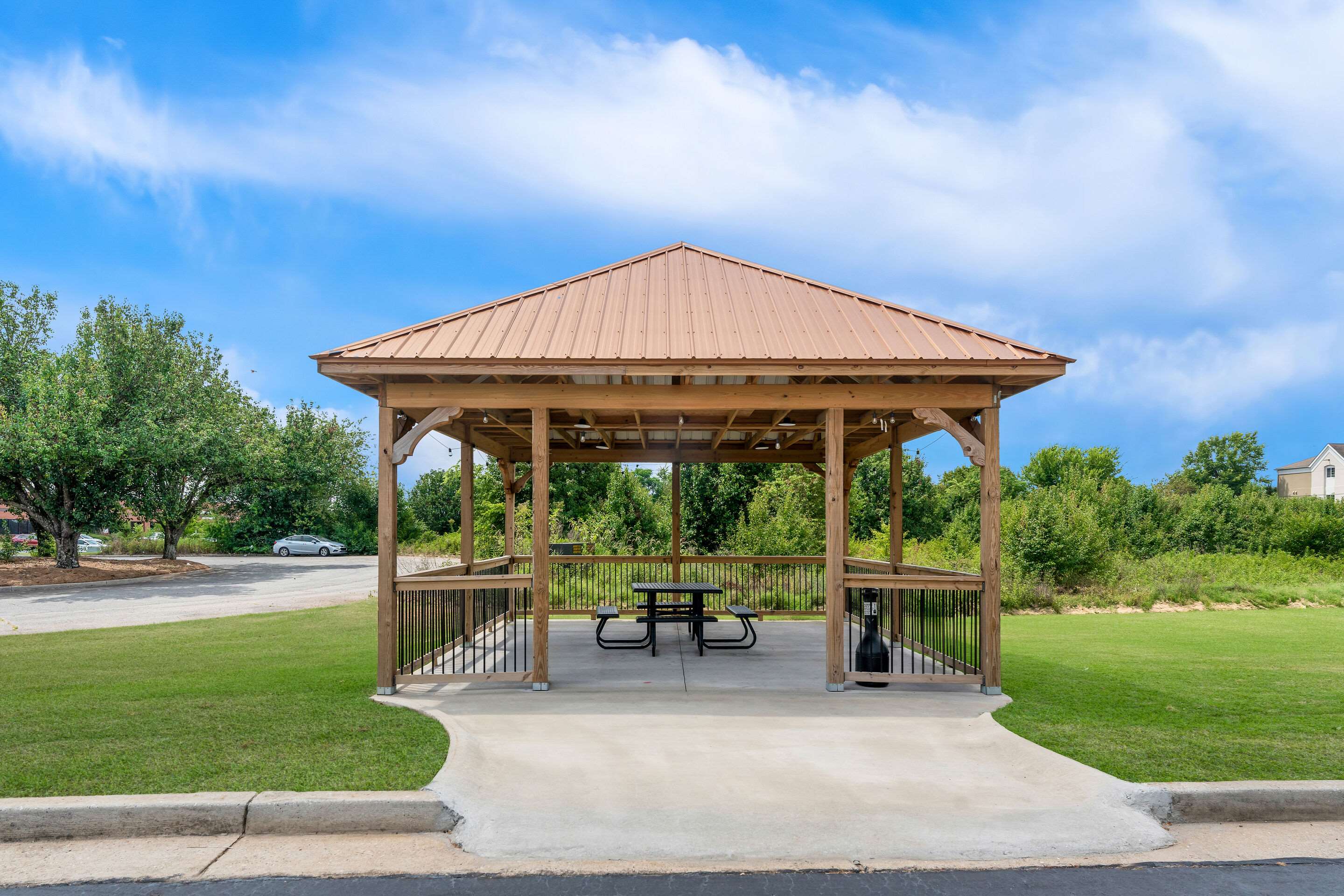 Hotel patio | Comfort Suites near Robins Air Force Base