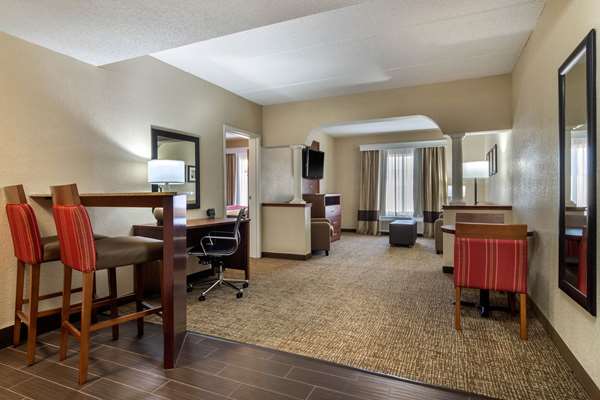 Suite - Comfort Suites Woodstock - I-575, Exit 7