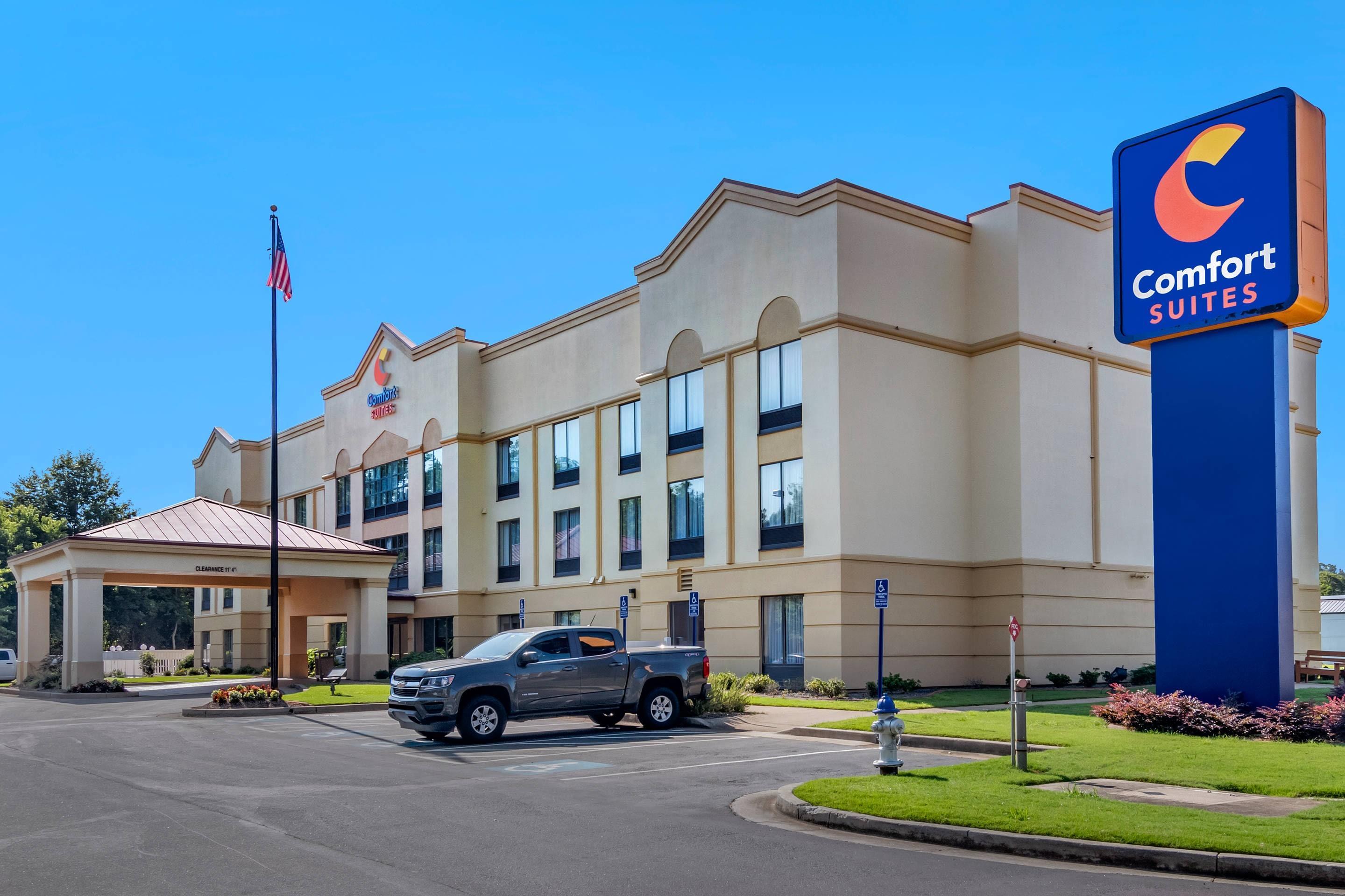 Hotel exterior | Comfort Suites