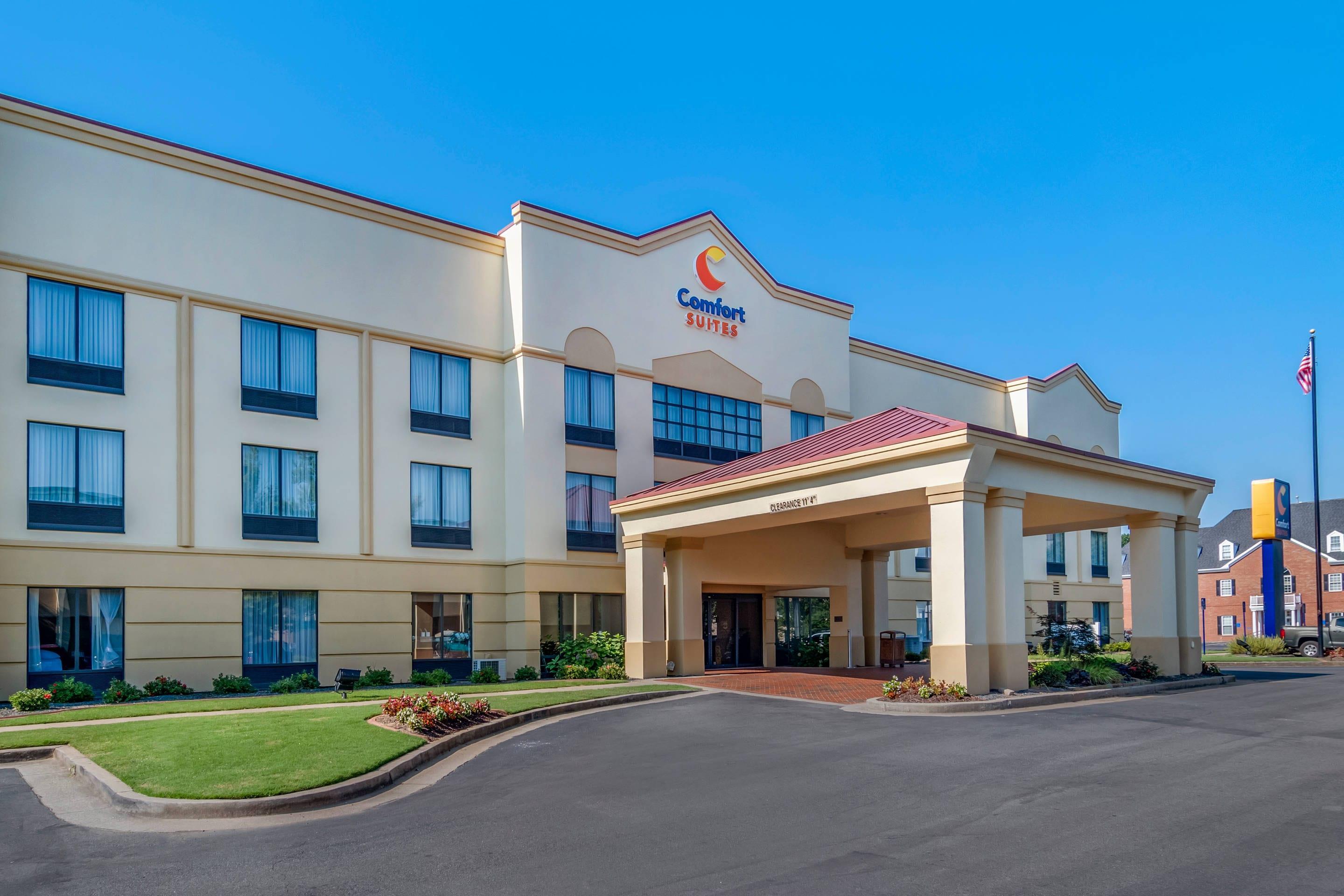 Hotel exterior | Comfort Suites