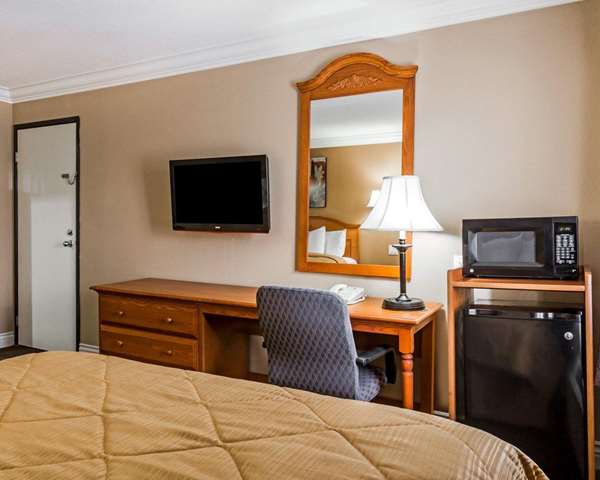  - Quality Inn & Suites College Park - I-85, Exit 69 & 69B