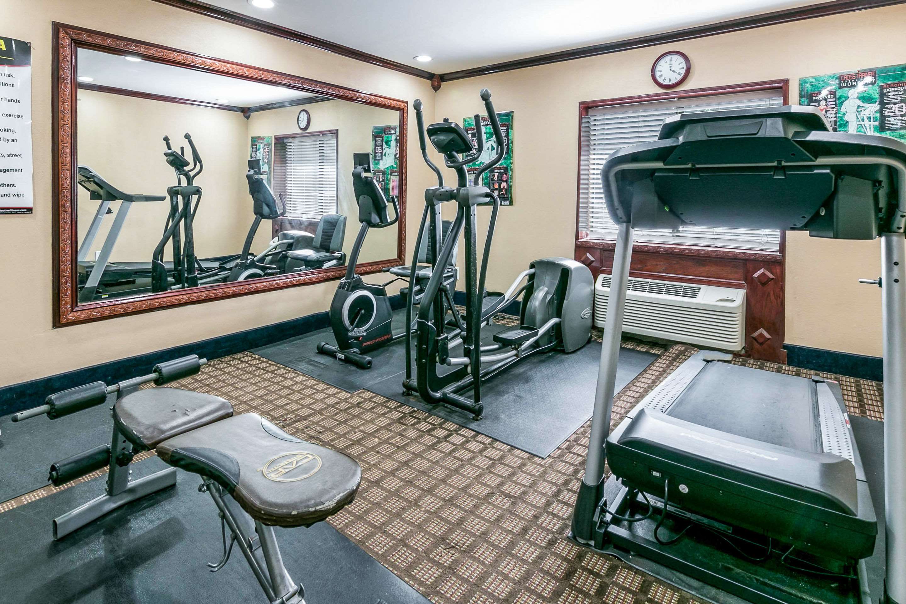 Fitness center | Quality Inn & Suites Atlanta Airport South