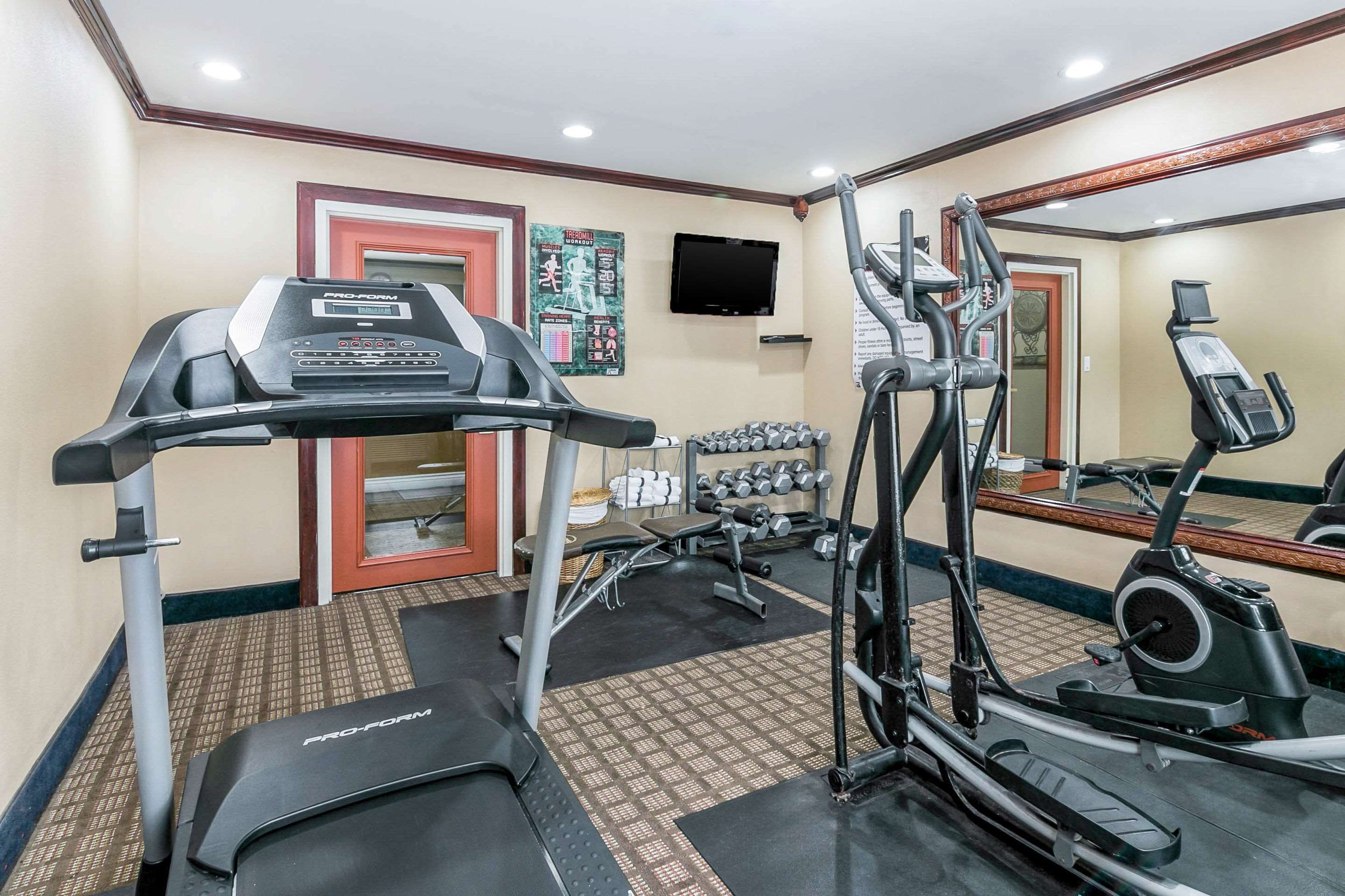 Fitness center | Quality Inn & Suites Atlanta Airport South