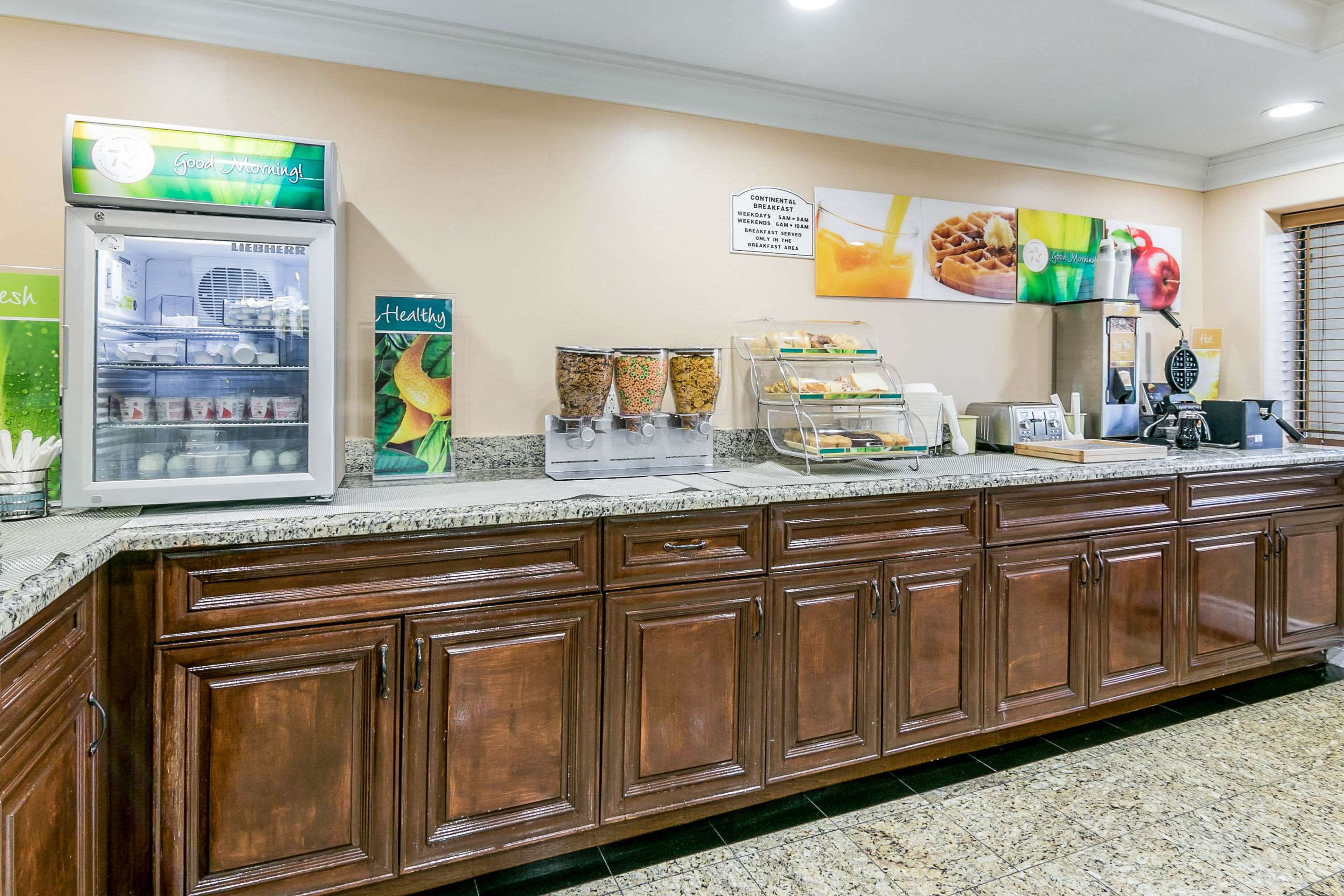 Breakfast counter | Quality Inn & Suites Atlanta Airport South