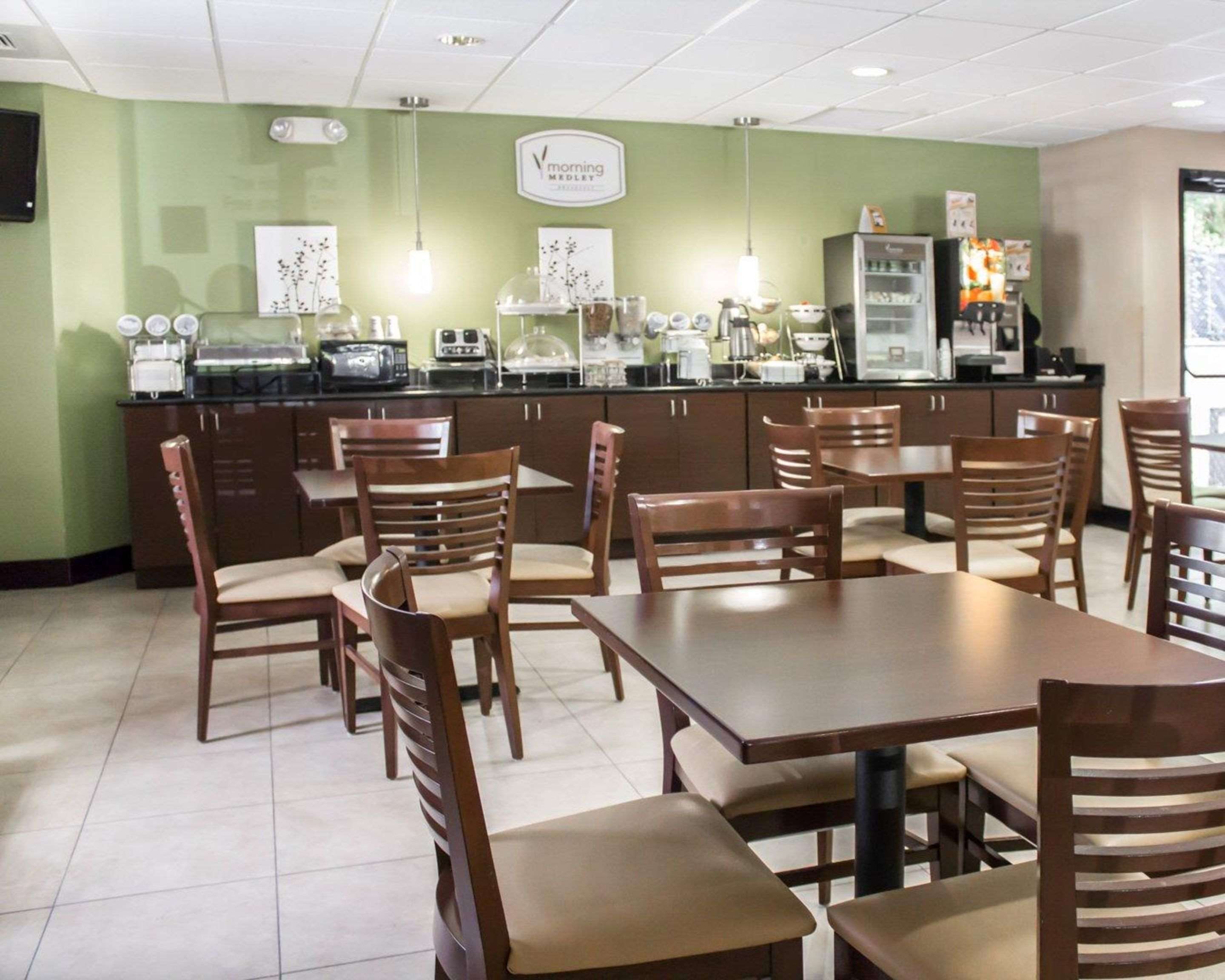 Breakfast area | Sleep Inn & Suites Columbus - State University Area