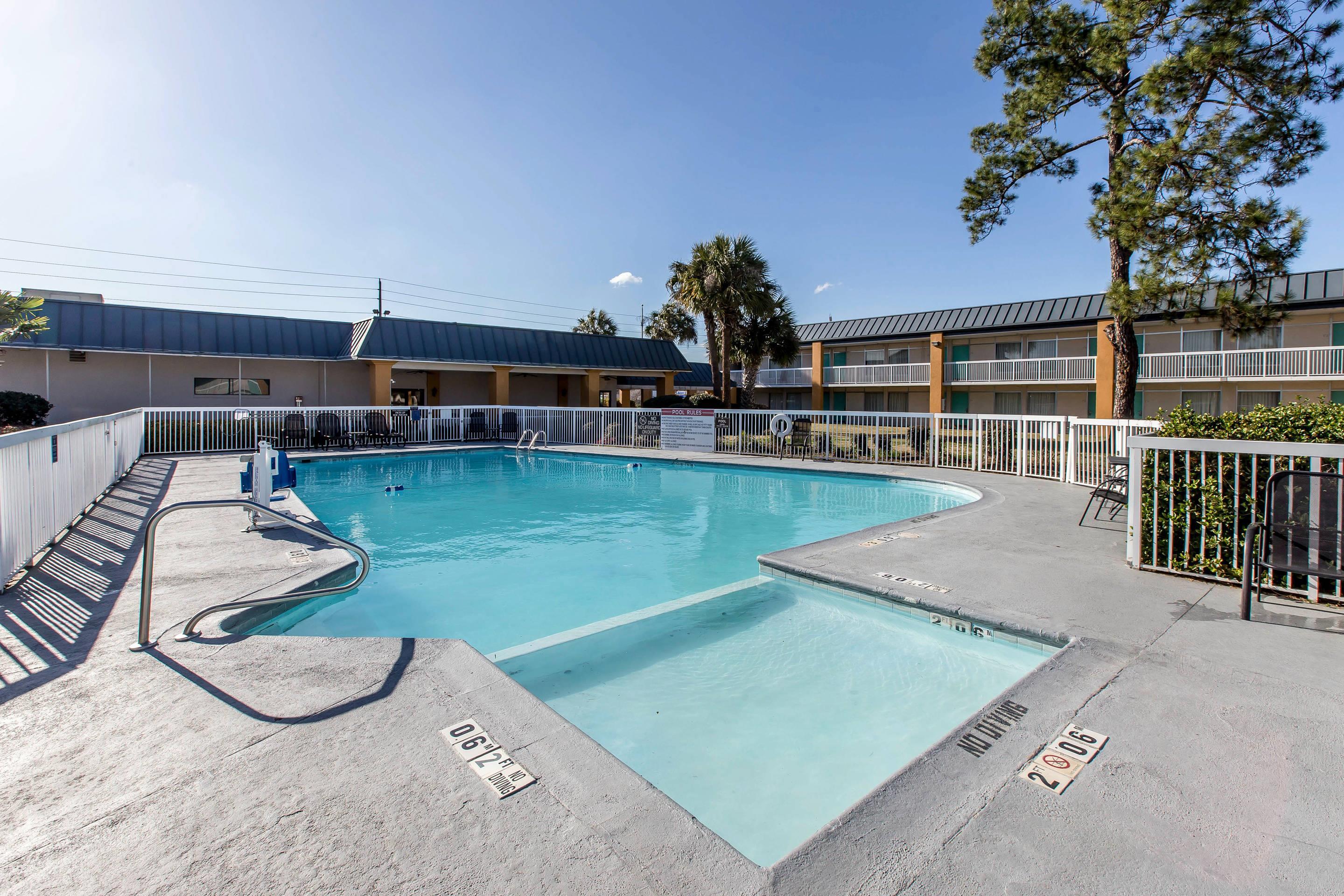 Outdoor pool | Quality Inn & Suites Conference Center Thomasville