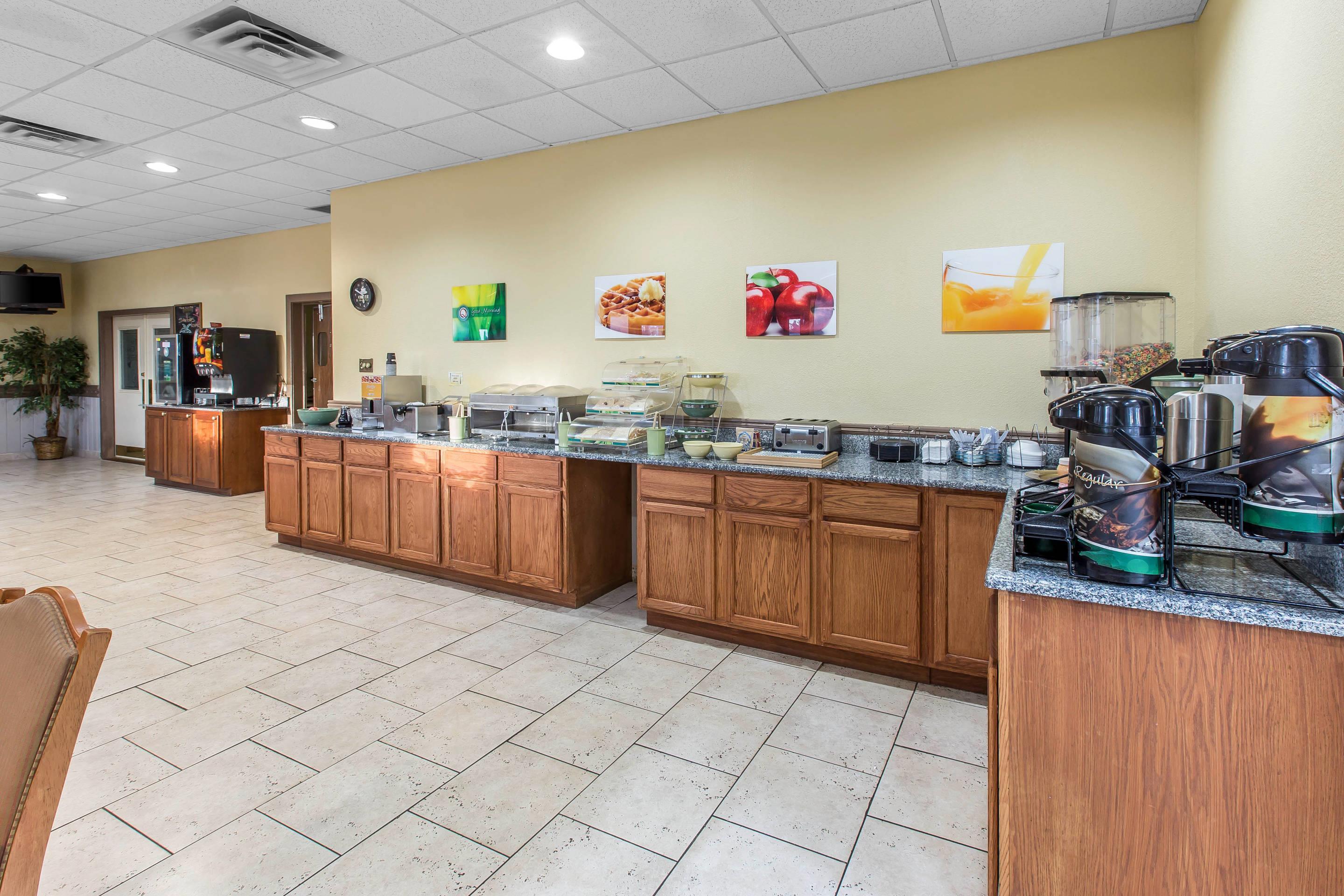 Breakfast bar | Quality Inn & Suites Conference Center Thomasville