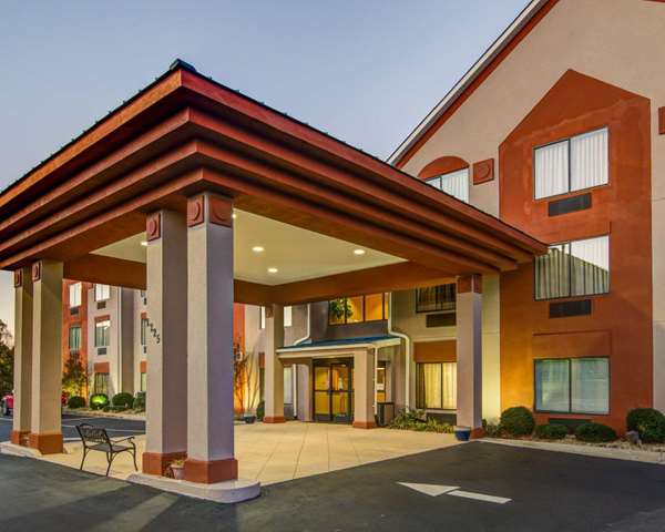 Exterior view - Comfort Suites Lawrenceville