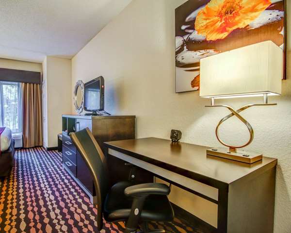 Suite - Comfort Suites Lawrenceville