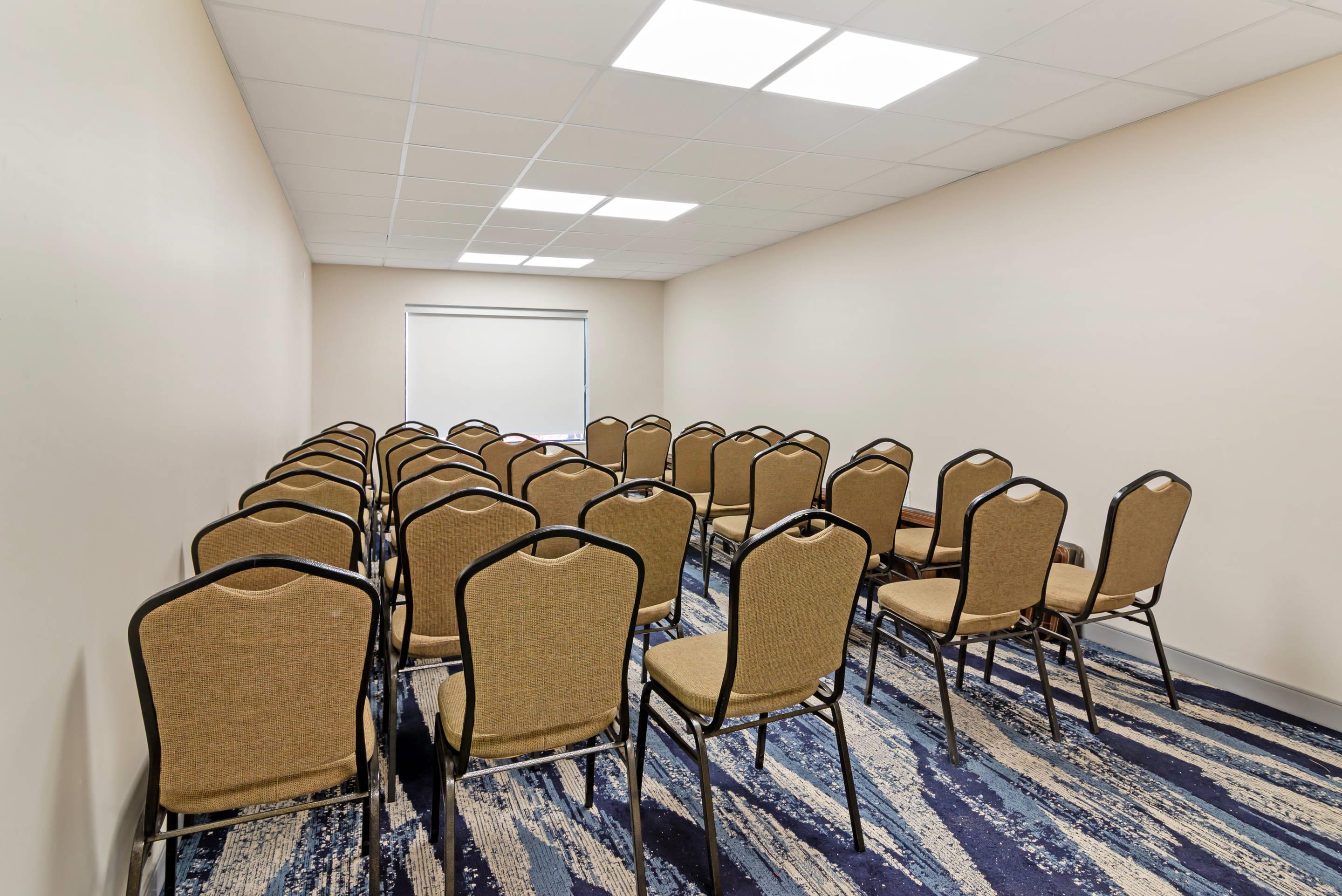 Meeting room | Comfort Suites Northside Hospital Gwinnett