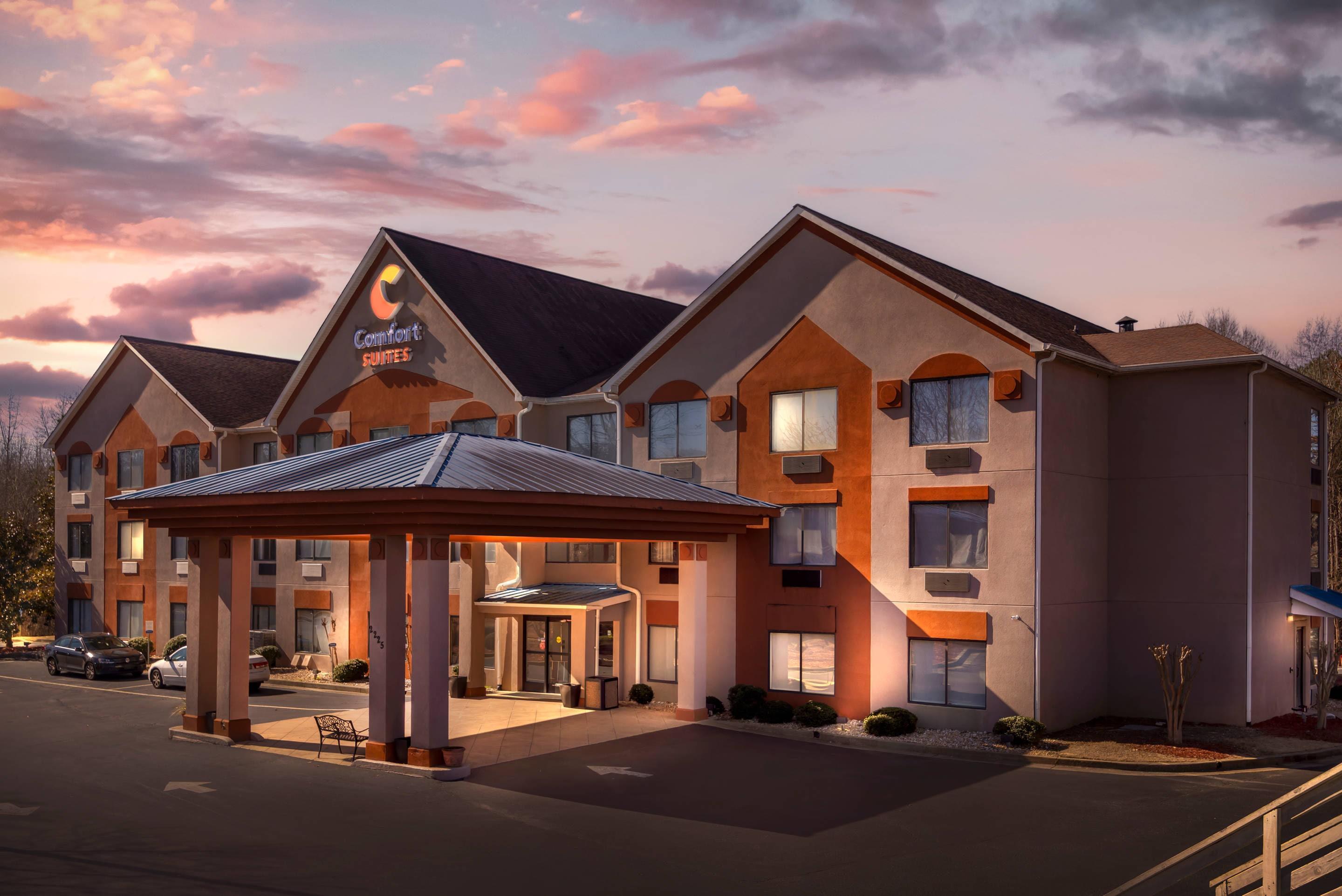 Twilight | Comfort Suites Northside Hospital Gwinnett
