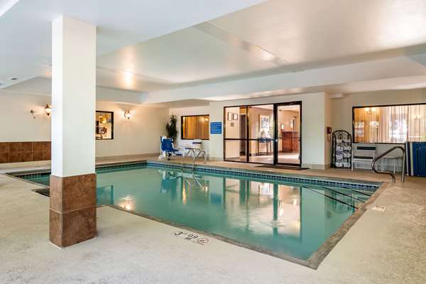 Pool - Comfort Inn & Suites Suwanee - I-85, Exit 111