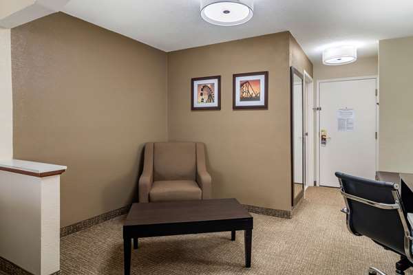 Suite - Comfort Inn & Suites Smyrna - I-285, Exit 15