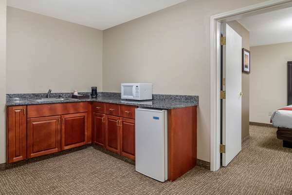 Suite - Comfort Inn & Suites Smyrna - I-285, Exit 15