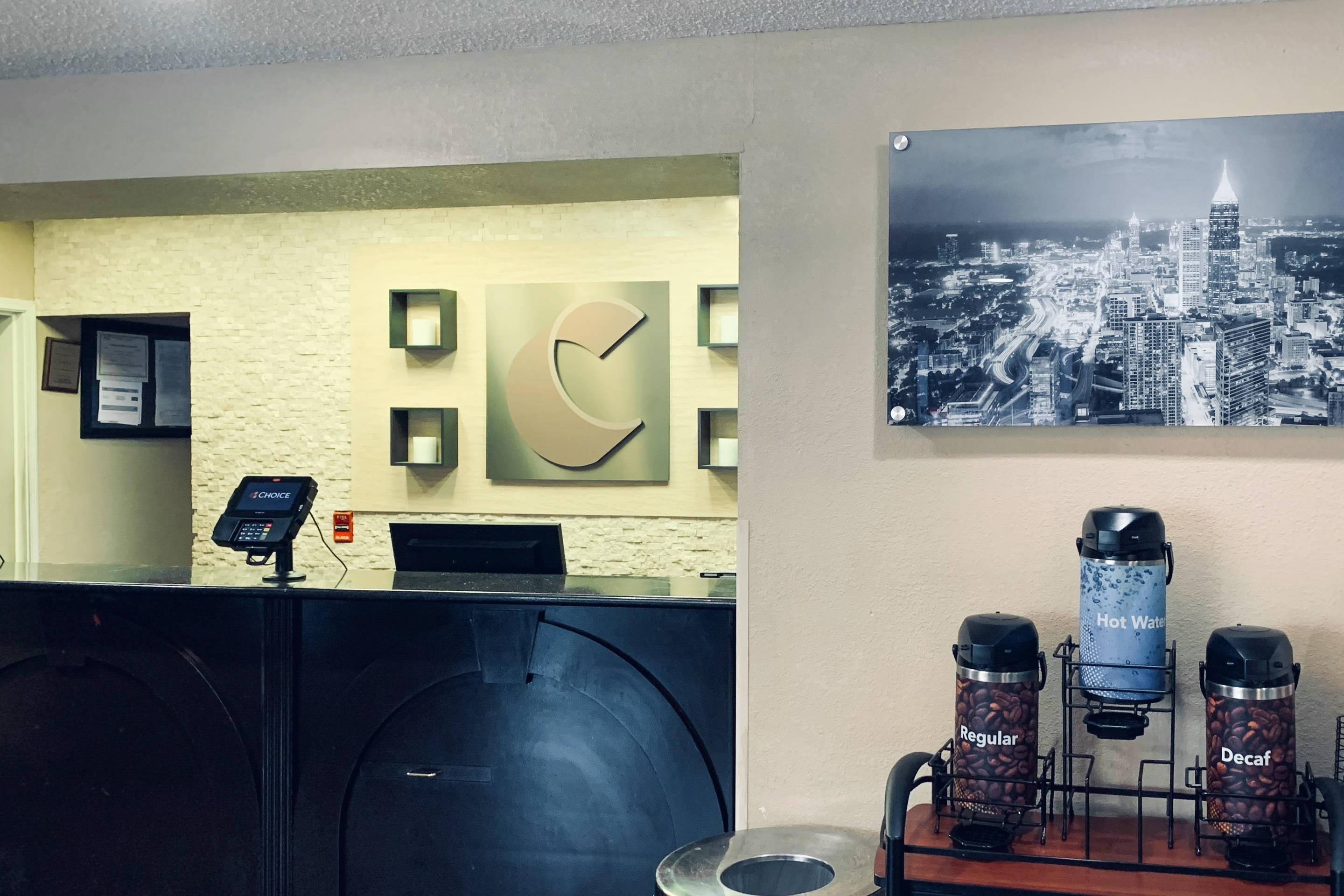 Front desk | Comfort Inn & Suites Atlanta/Smyrna