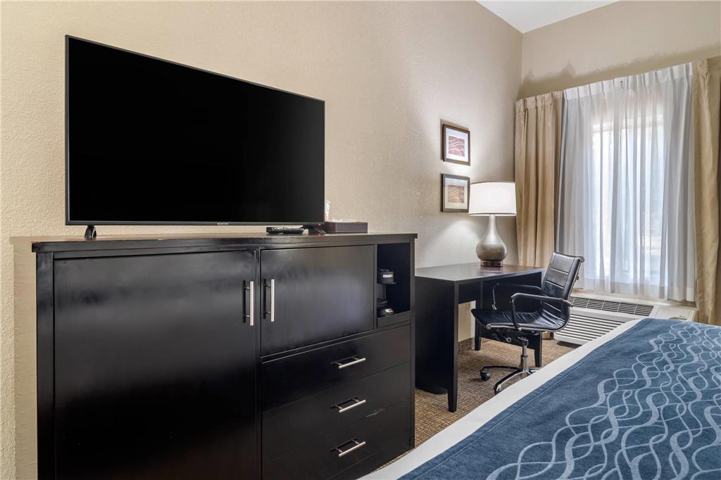 COMFORT INN AND SUITES SMYRNA-guestroom-Guest Room,On-Site.jpg