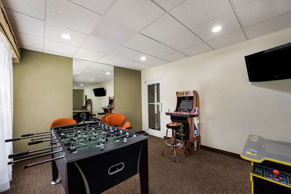  - Sleep Inn & Suites Valdosta - I-75, Exit 18