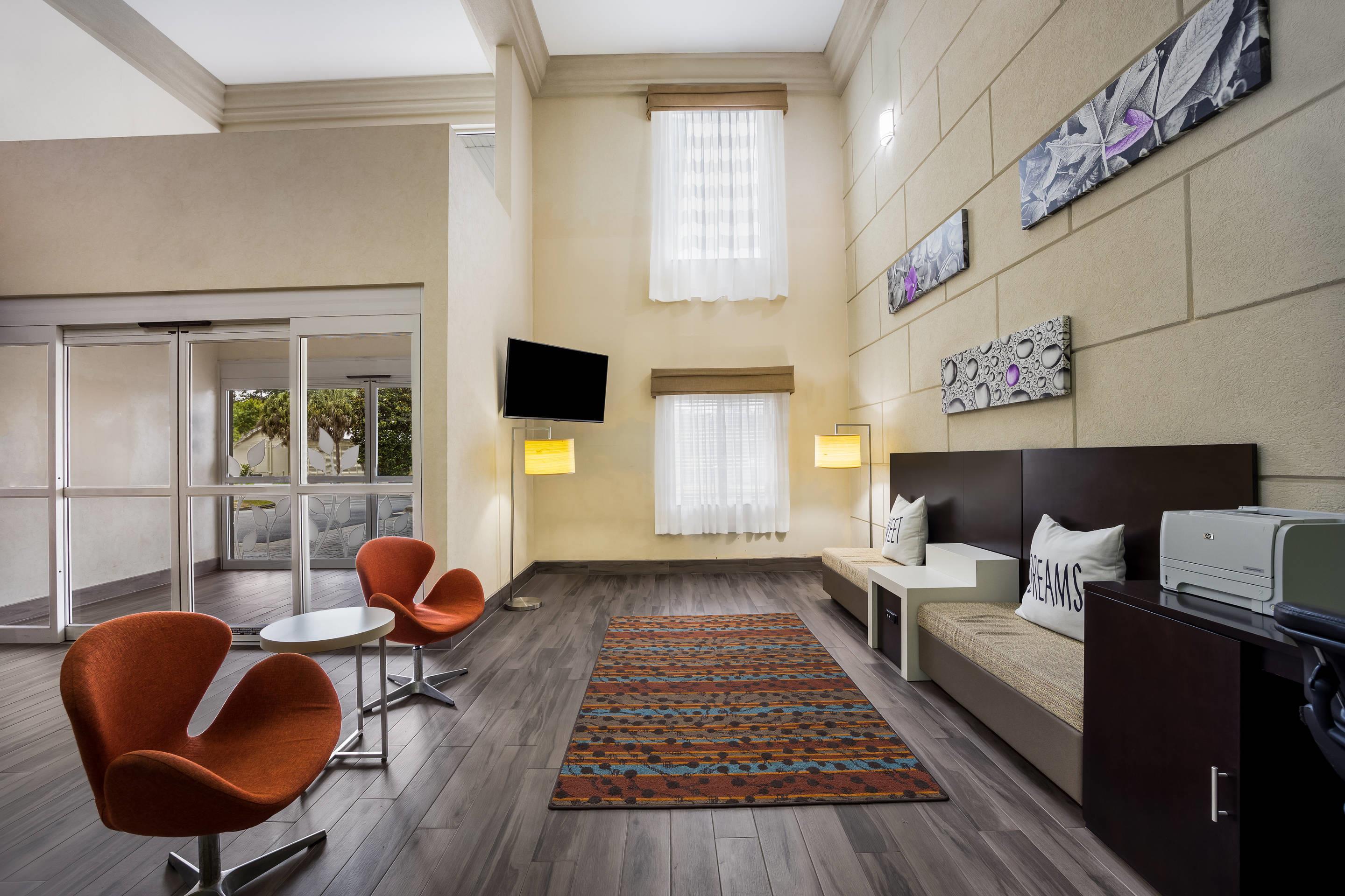 Lobby with sitting area