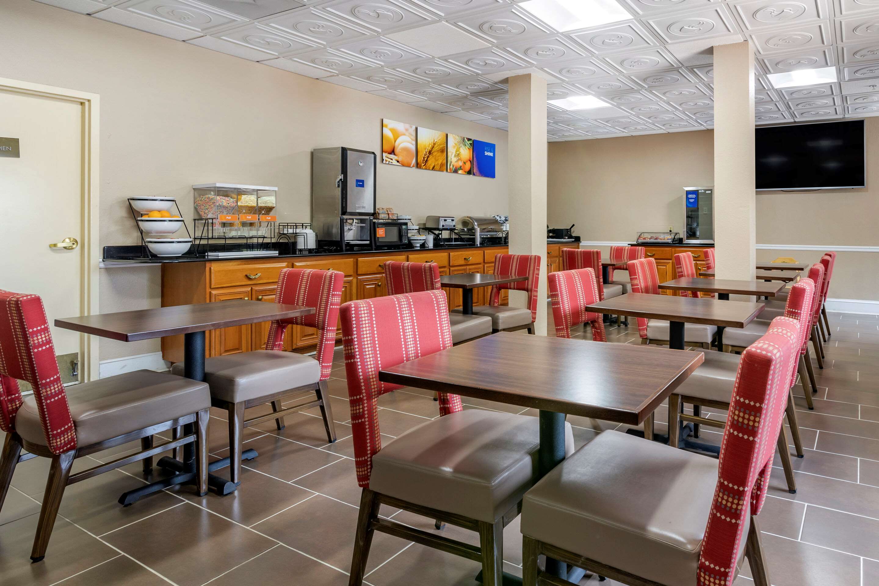 Breakfast area