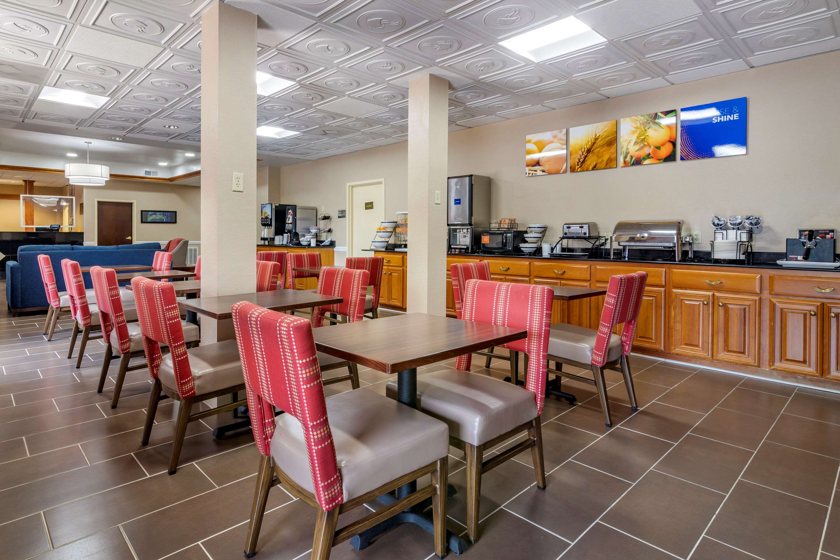Breakfast area