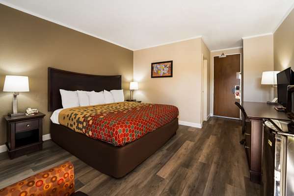  - Econo Lodge Perry - I-75, Exit 136