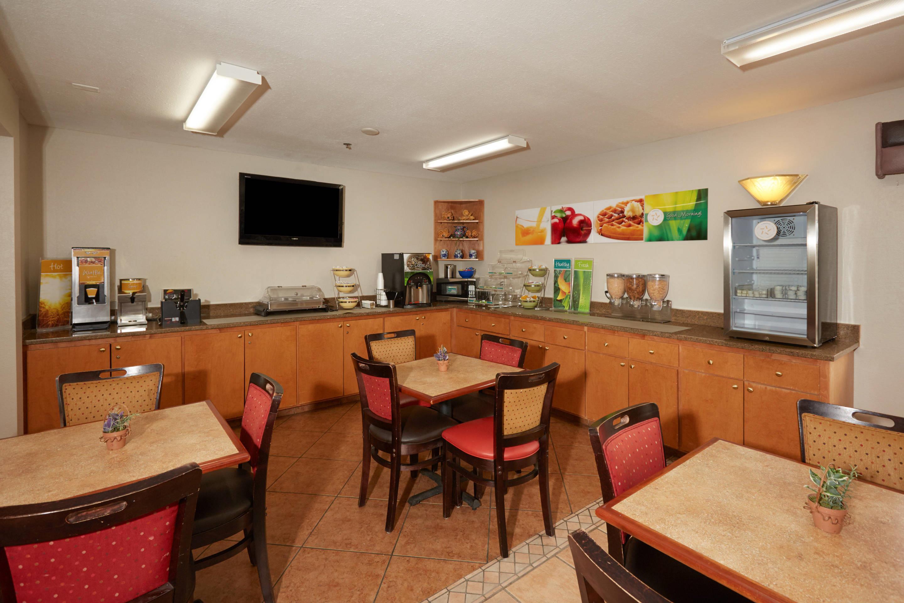 Breakfast area | Quality Inn Augusta West Near Fort Eisenhower