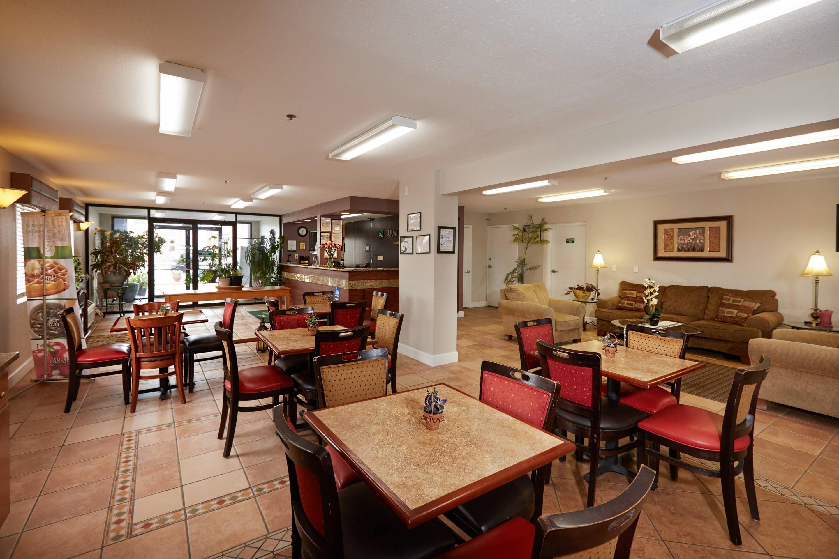 Breakfast area | Quality Inn Augusta West Near Fort Eisenhower