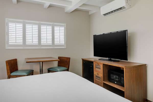  - Seafarer Inn & Suites