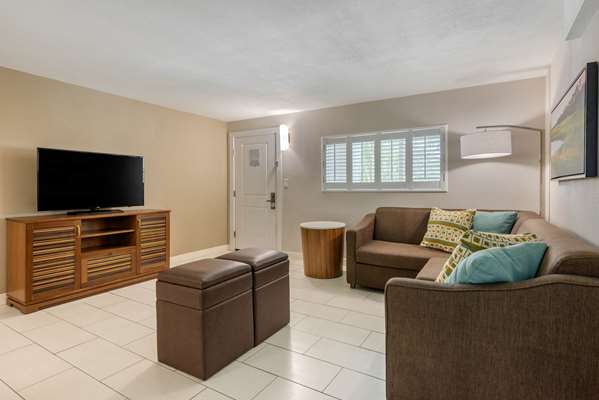 Suite - Seafarer Inn & Suites