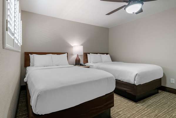 Suite - Seafarer Inn & Suites