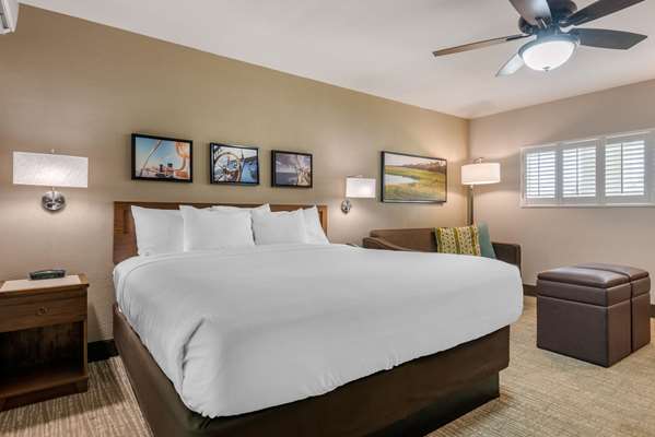 Suite - Seafarer Inn & Suites