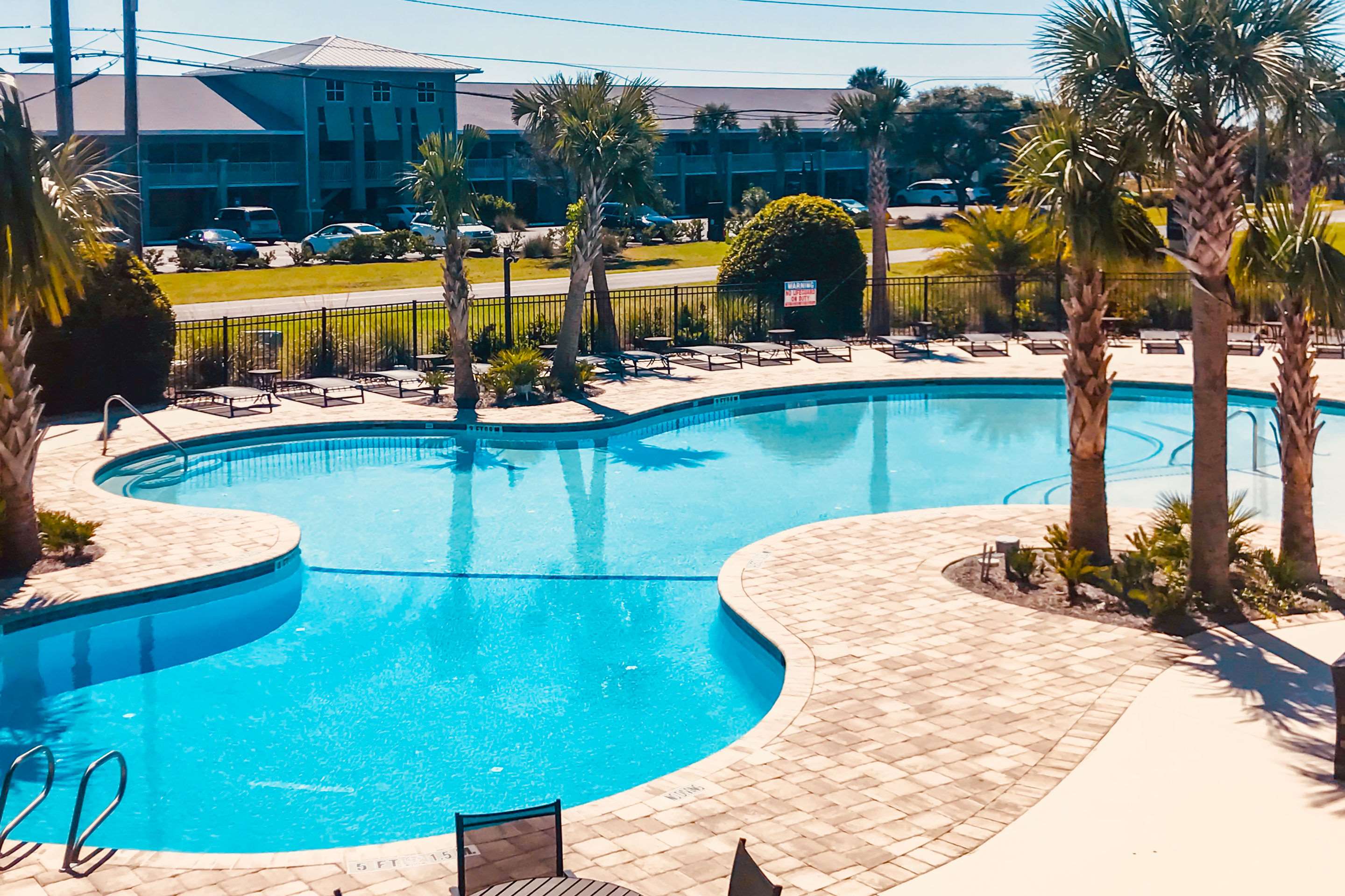 Outdoor pool | Seafarer Inn & Suites, Ascend Hotel Collection