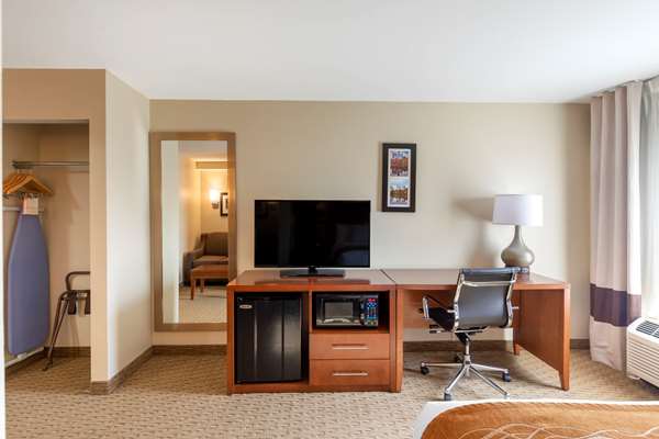 Suite - Comfort Inn Kennesaw - I-75, Exit 269