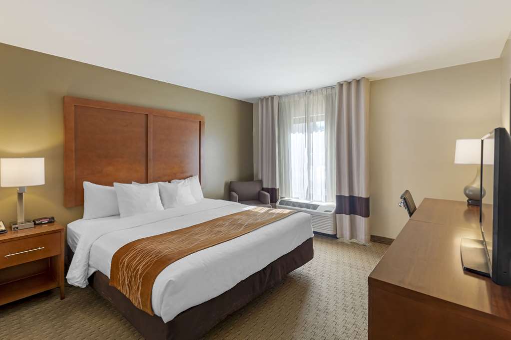 COMFORT INN KENNESAW-guestroom-Guest Room,On-Site.jpg