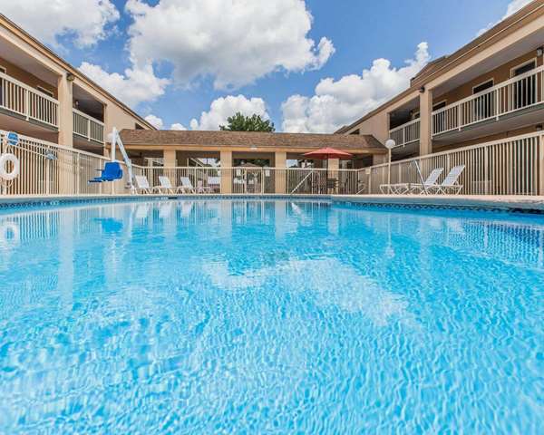Pool - Quality Inn Kingsland - I-95, Exit 3