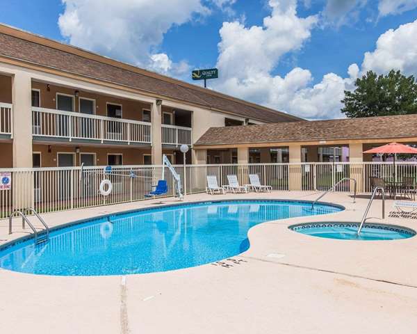 Pool - Quality Inn Kingsland - I-95, Exit 3