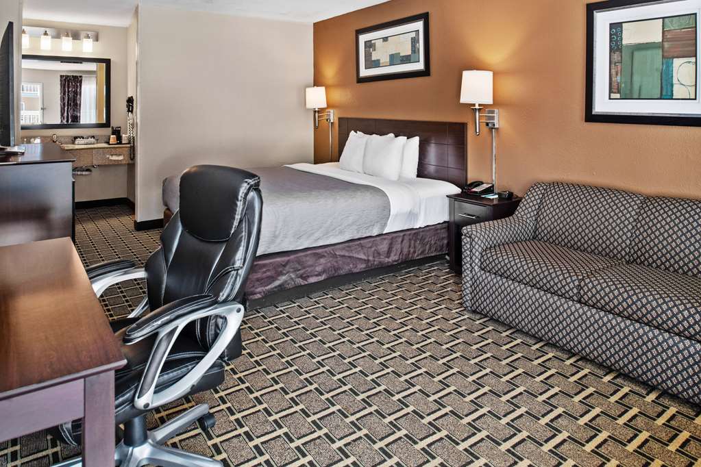 QUALITY INN KINGSLAND-guestroom-Guest Room,On-Site.jpg