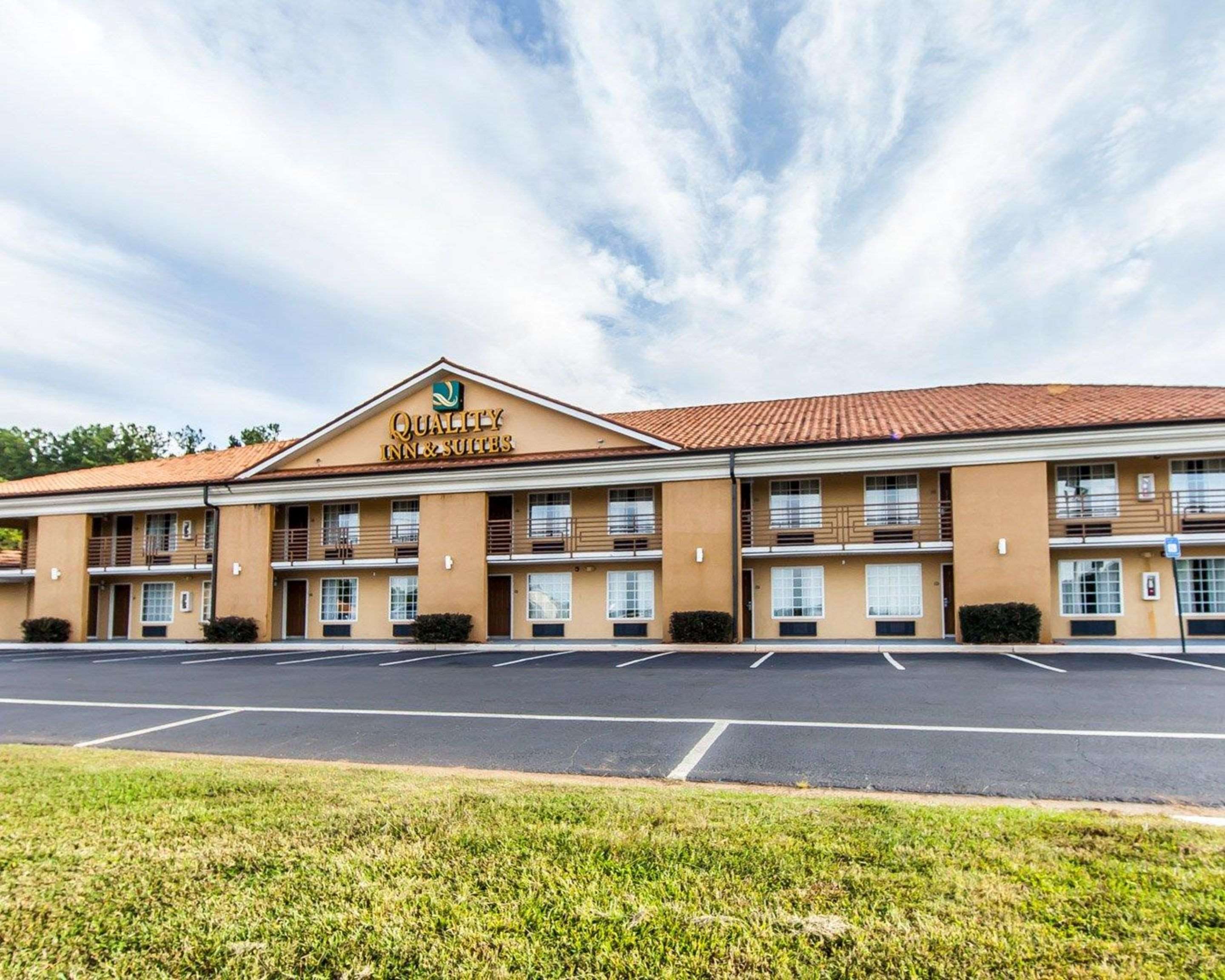 Hotel exterior | Quality Inn & Suites Bremen