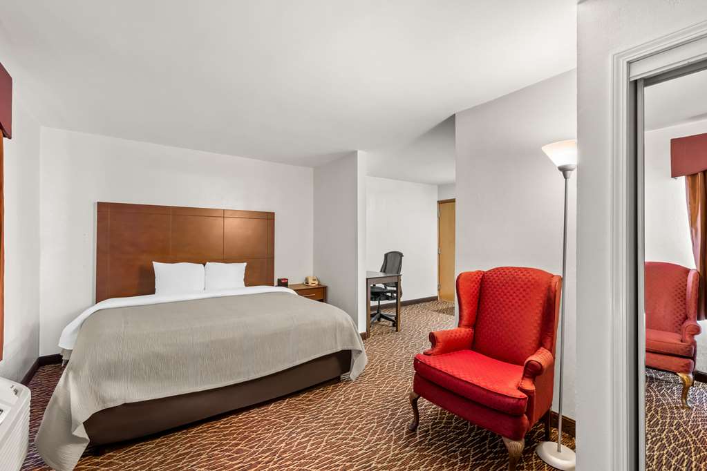 QUALITY INN MARIETTA NEAR DOBBINS A-guestroom-Guest Room,Suite,On-Site.jpg