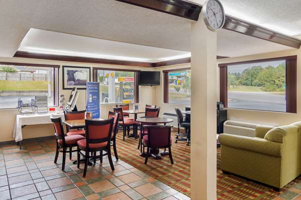 Amenities - Econo Lodge Watson Blvd Byron - I-75, Exit 146