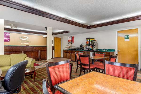 Amenities - Econo Lodge Watson Blvd Byron - I-75, Exit 146
