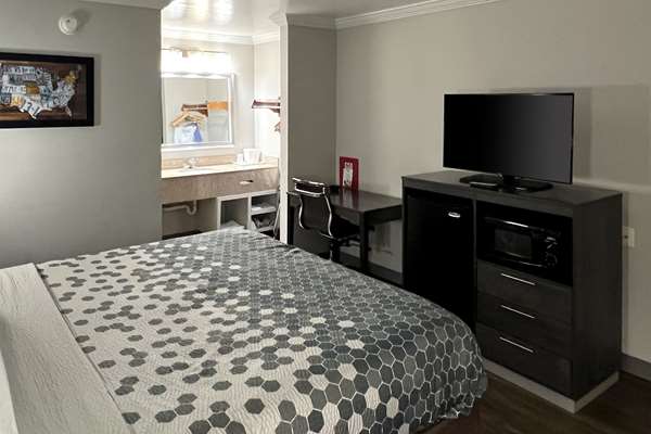  - Econo Lodge Watson Blvd Byron - I-75, Exit 146