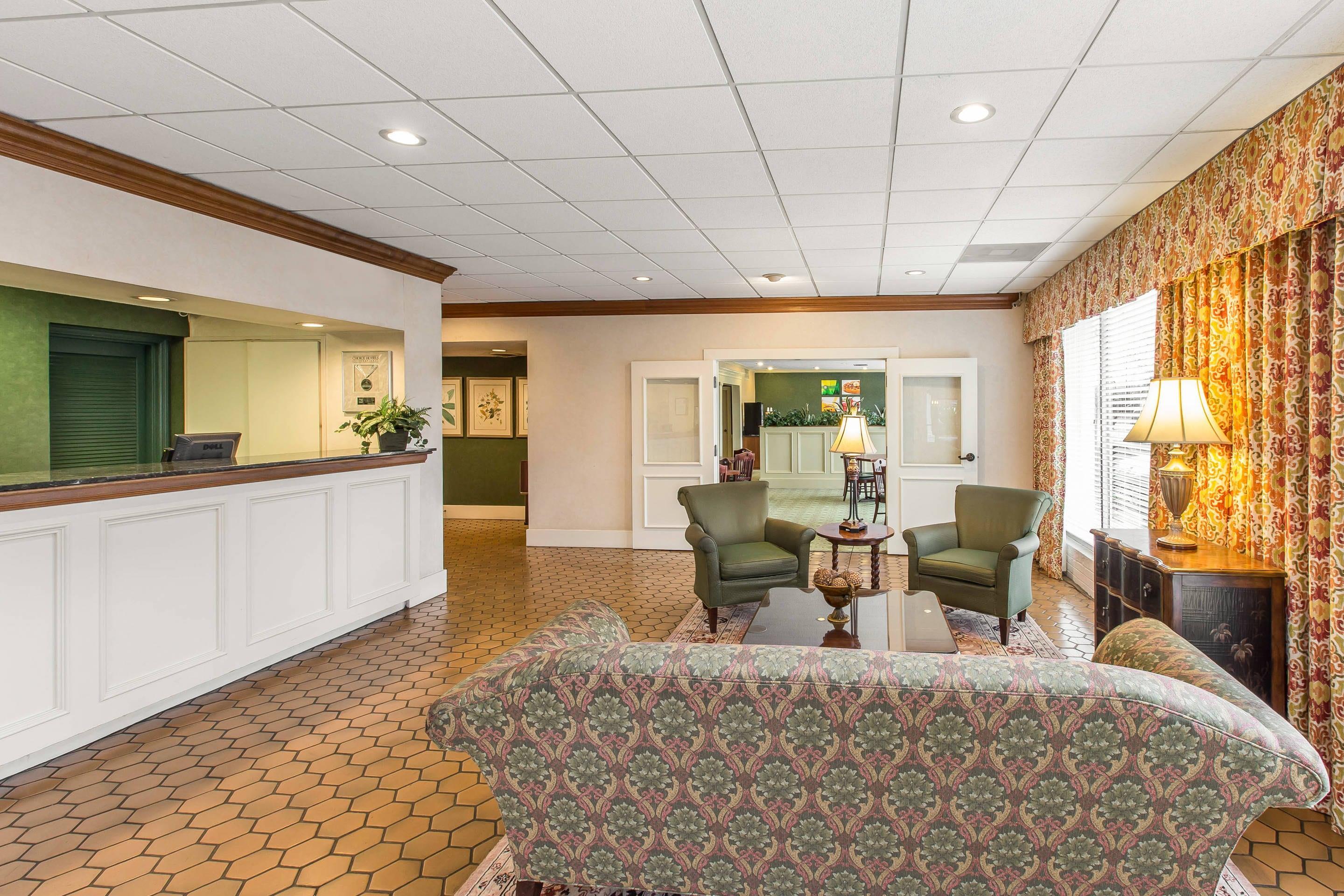 Hotel lobby | Quality Inn & Suites McDonough South I-75