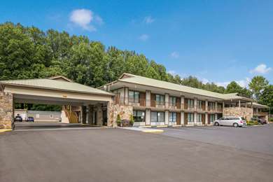 On-Site,Outdoor/Exterior,Exterior View of Building