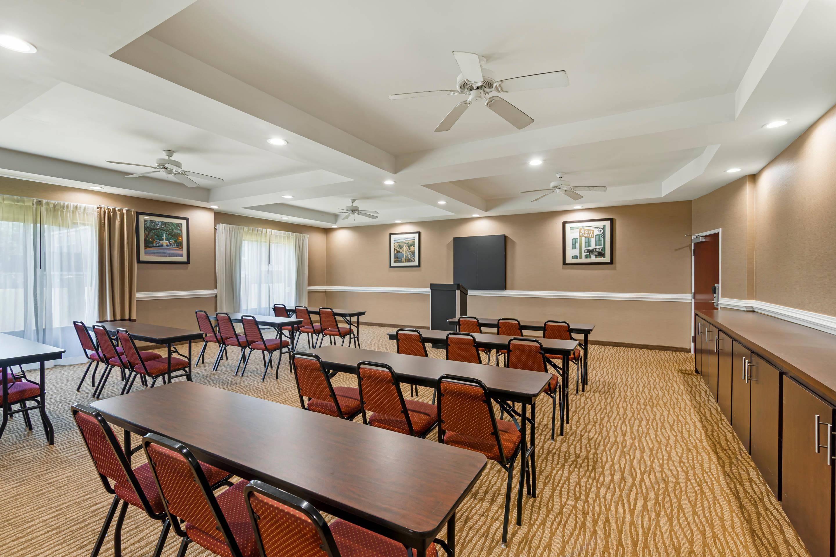 Meeting room | Comfort Suites Savannah Gateway I-95