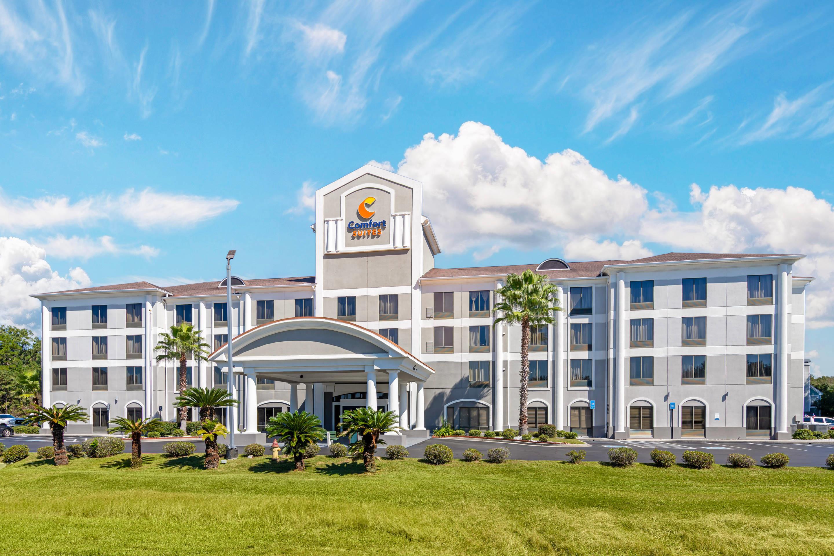 Hotel exterior | Comfort Suites Savannah Gateway I-95