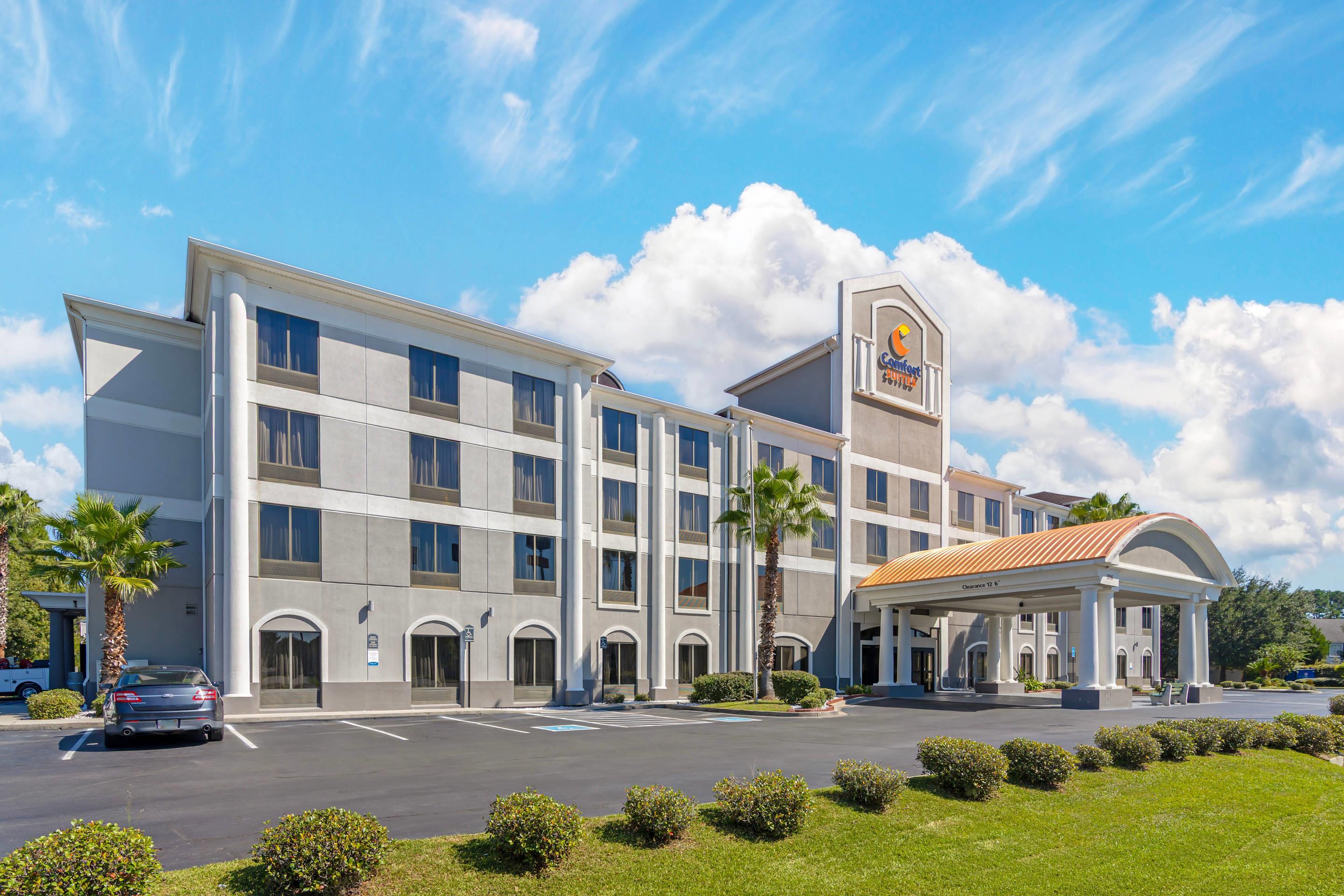 Hotel exterior | Comfort Suites Savannah Gateway I-95